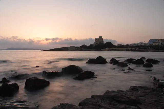 SARDINIA  (ITALY):  HOTEL 4* (1 NIGHT)  +  BREAKFAST  FOR  4 EUROS  P/P