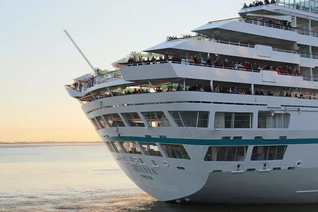5 DAYS CRUISE FULL BOARD FROM MARSEILLE  TO  ITALY SPAIN AND BACK TO MARSEILLE  FOR 185 EUROS P/P