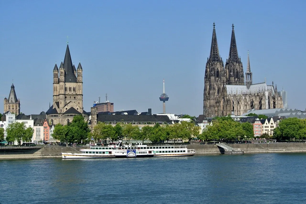 Know the city of Cologne (Germany) by Virtual Tour